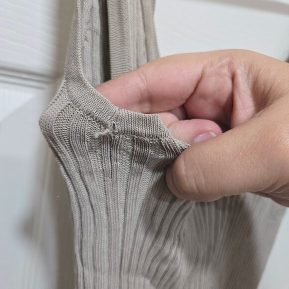 Boden XS Ribbed Scoop Neck Tank Top Beige Taupe Knit Stretch Minimalist Y2K - Picture 6 of 9